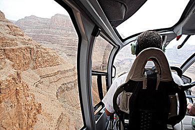 《雷纳提斯》试玩已在多平台推出 全球版9＆27推出